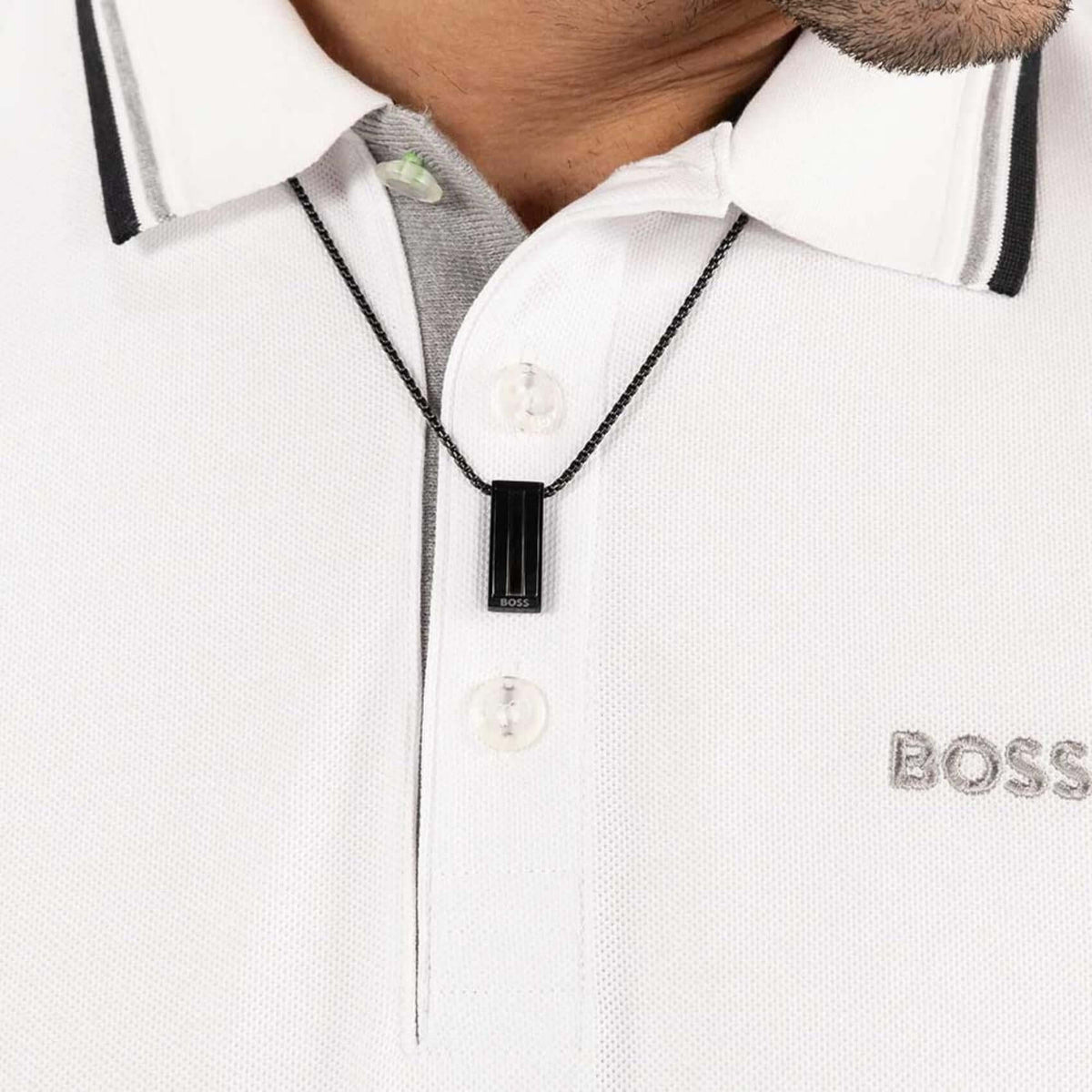 Ανδρικό Κολιέ Boss 1580834 με Μαύρο Μενταγιόν