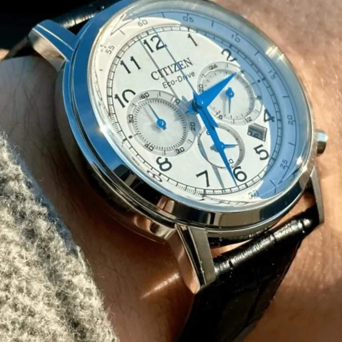 Ρολόι Citizen Eco-Drive CA4630-02A με Μαύρο Δερμάτινο Λουράκι και Λευκό Καντράν