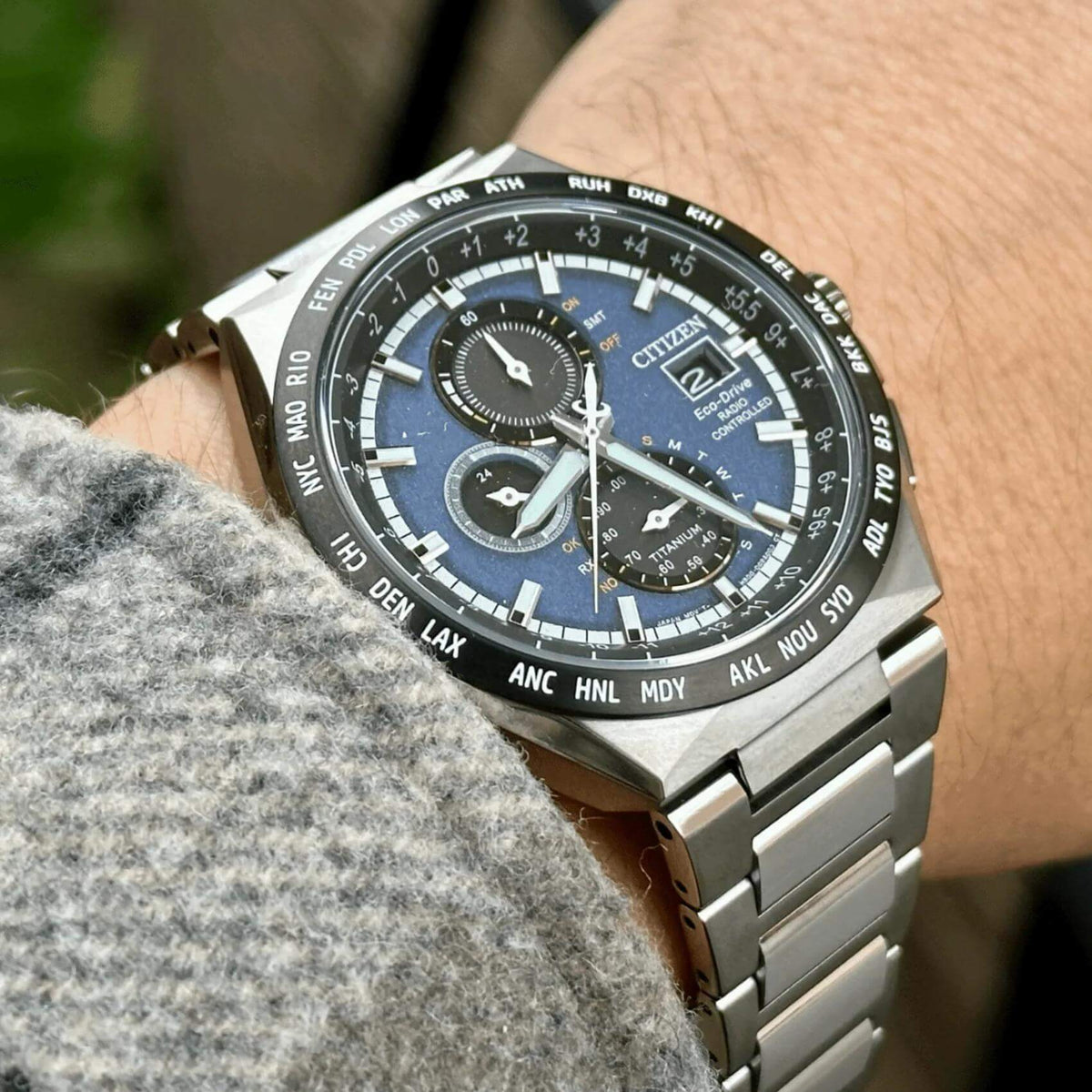 Ρολόι Citizen Eco-Drive Radio Controlled AT8238-84L με Ασημί Μπρασελέ