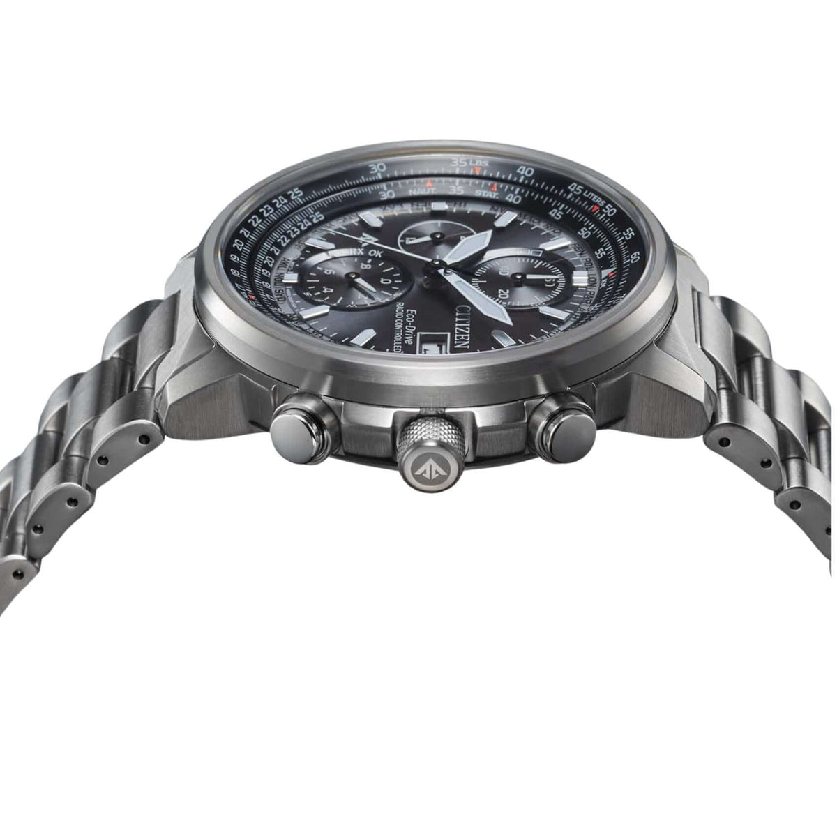 Μαύρο καντράν 41mm του ανδρικού ρολογιού Citizen Promaster Sky AT8300-58E με χρονογράφο, παγκόσμια ώρα και αχάρακτο ζαφείρι.