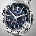Ανδρικό Ρολόι Citizen Series 8 GMT NB6034-58L με Ασημί Μπρασελέ & Μπλε Καντράν