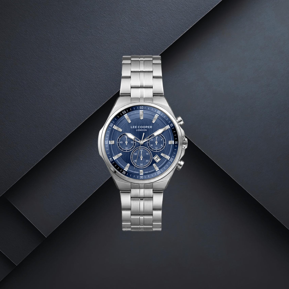 Ανδρικό ρολόι Lee Cooper Gents Multi LC08273.390 με ασημί μπρασελέ, μπλε καντράν 41mm, ένδειξη ημερομηνίας και διπλής ώρας
