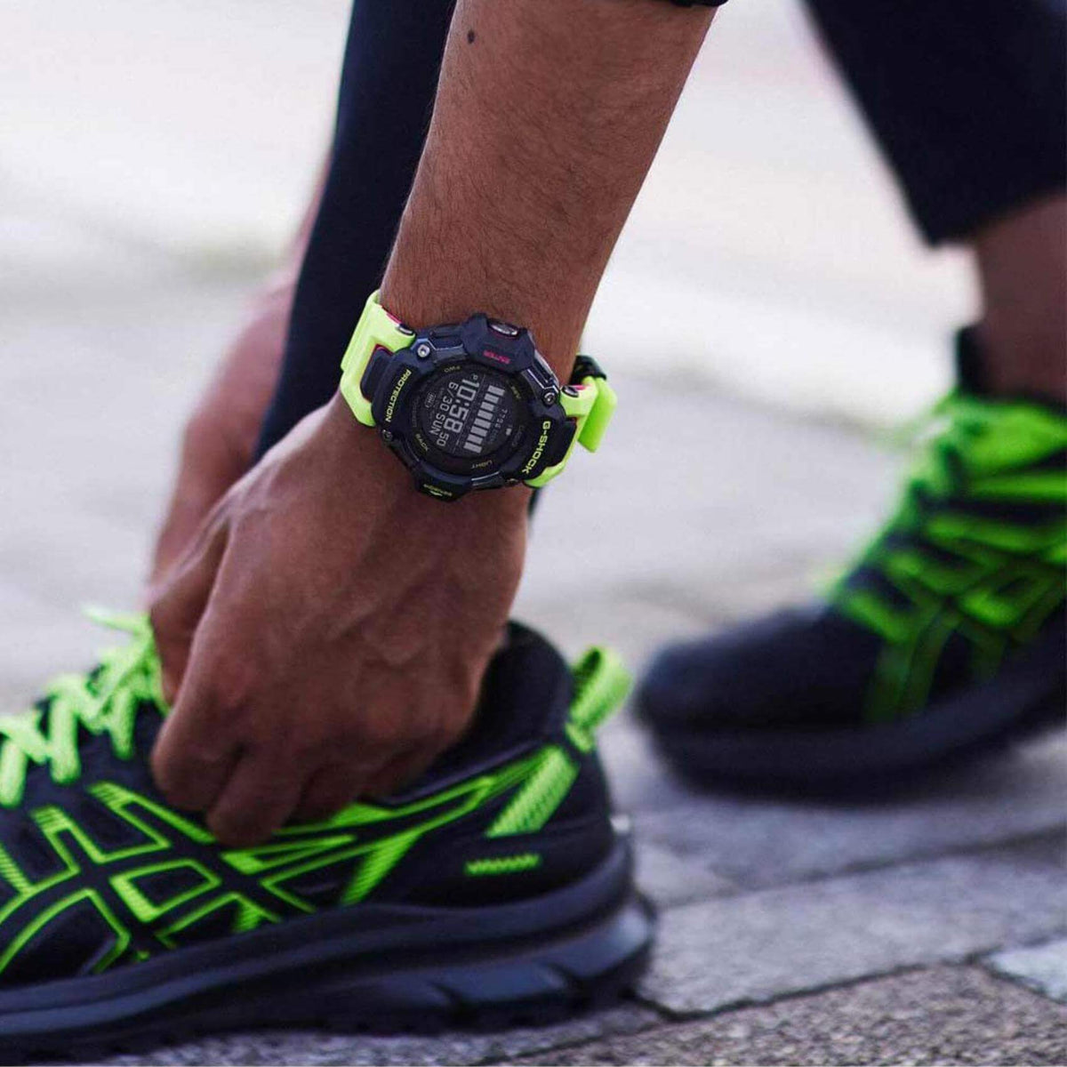 Ρολόι Casio G-Shock G-Squad GBD-H2000-1A9ER που συνδυάζει πράσινο καουτσούκ λουράκι και μαύρο καντράν μεγέθους 52.6mm.