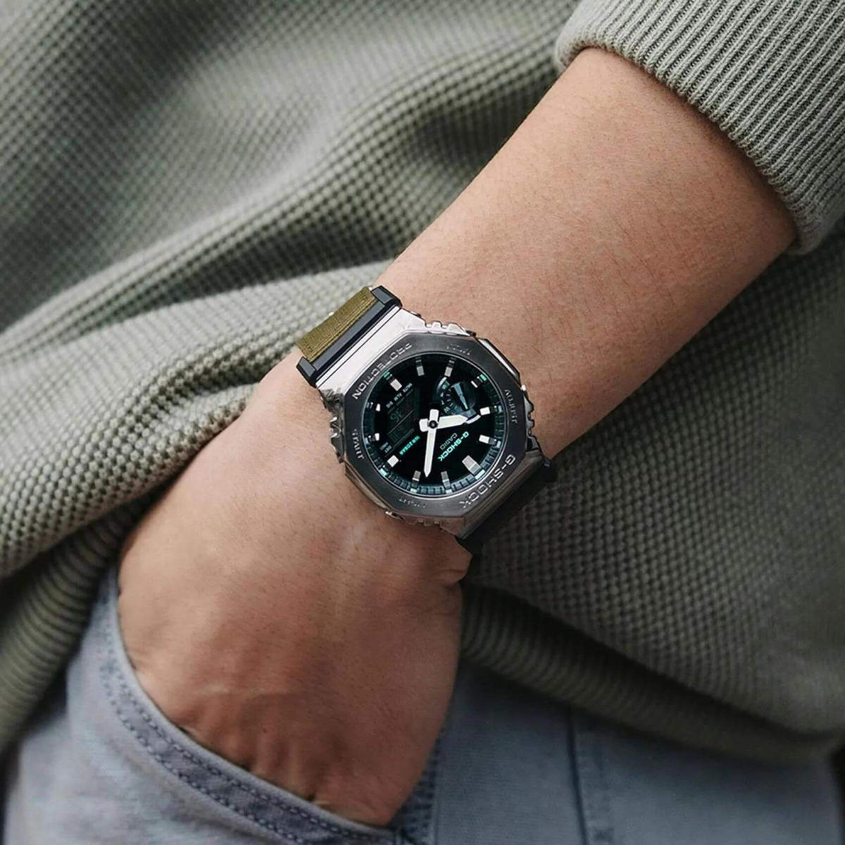 Ρολόι Χρονογράφος Casio G-Shock GM-2100CB-3AER Με Χακί Υφασμάτινο Λουράκι