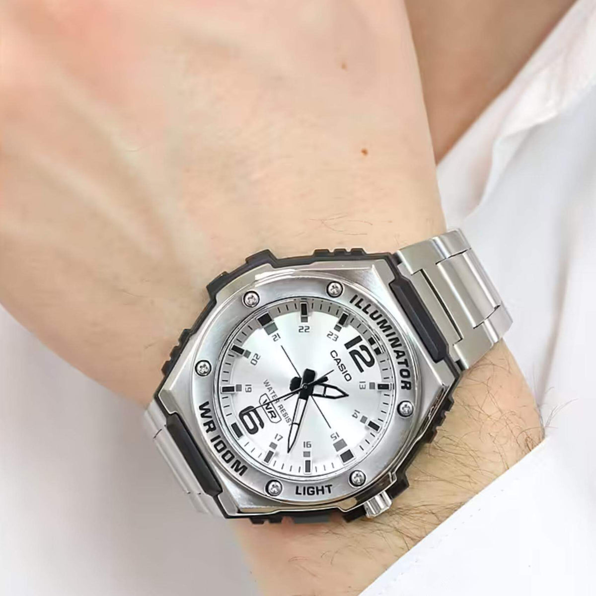 Casio Illuminator MWA-100HD-7AV Με Ασημί Μεταλλικό Μπρασελέ