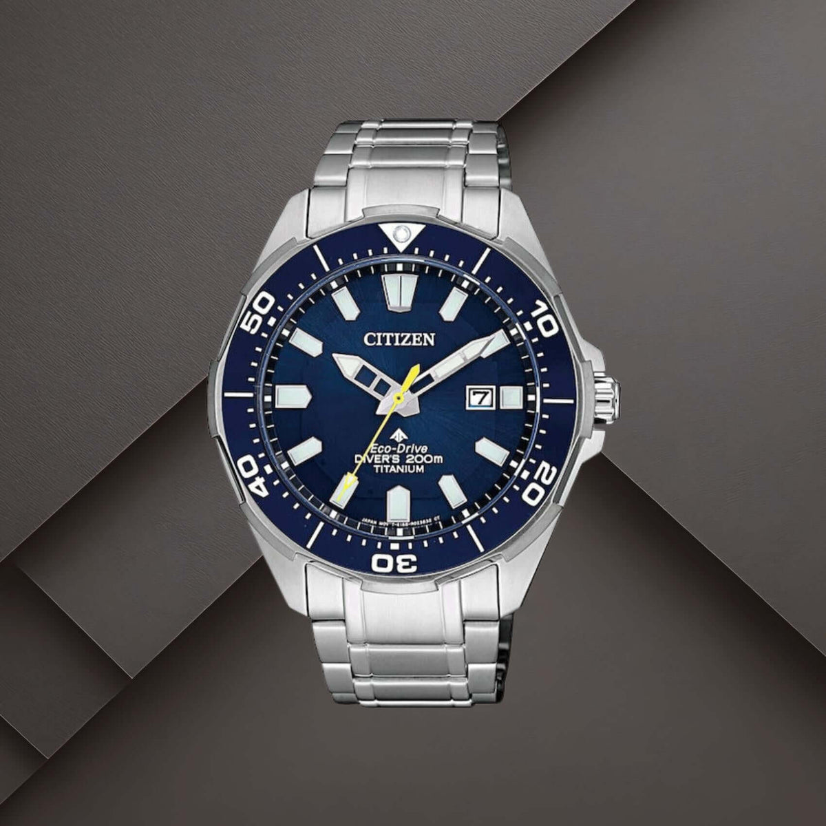 Καταδυτικό ρολόι Citizen Promaster Eco-Drive BN0201-88L με μπλε καντράν 44mm, ασημί μπρασελέ τιτανίου και περιστρεφόμενη στεφάνη.