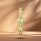 Γυναικείο Ρολόι Guess Holly GW1017L2 με Χρυσό Μπρασελέ & Χρυσό Καντράν