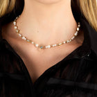 Κολιέ Karl Lagerfeld Pearl KLAYR17 Χρυσό με Λογότυπο, Πέρλες και Πέτρες