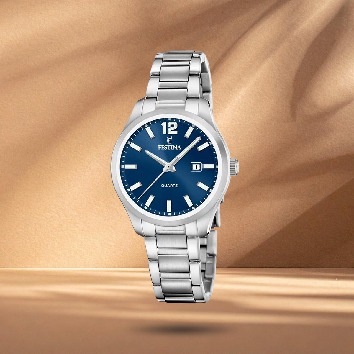Γυναικείο ρολόι Festina Classics F20737/4 με ασημί μπρασελέ, μπλε καντράν 34mm, ένδειξη ημερομηνίας