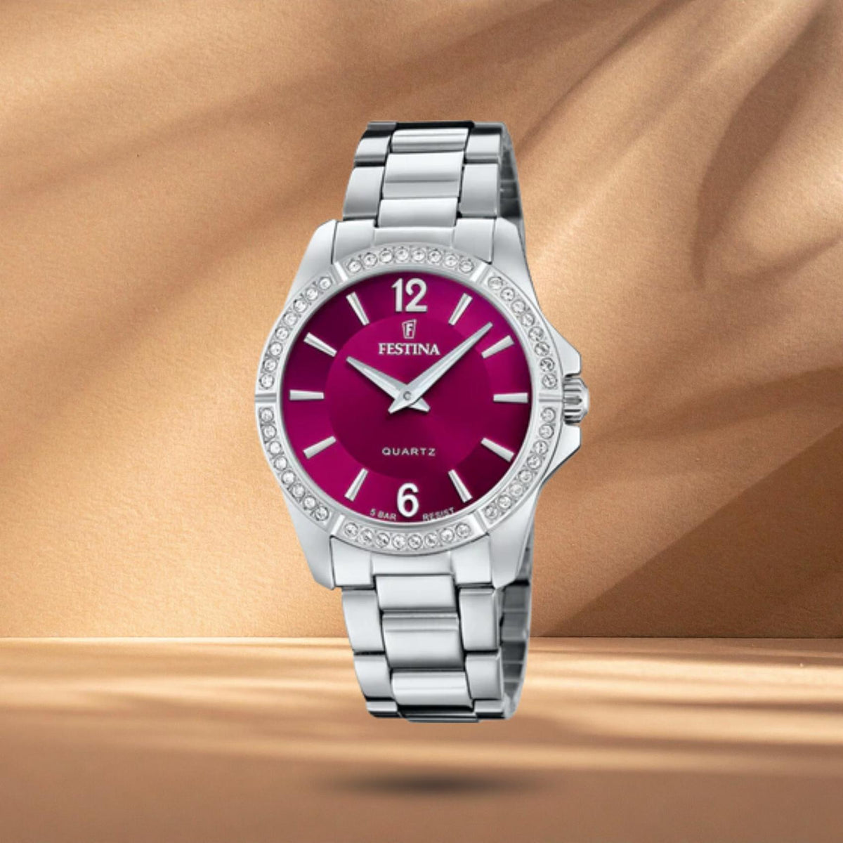 Γυναικείο ρολόι Festina Mademoiselle F20593/2 με ασημί μπρασελέ, κόκκινο καντράν 34.5mm, στεφάνη με ζιργκόν.