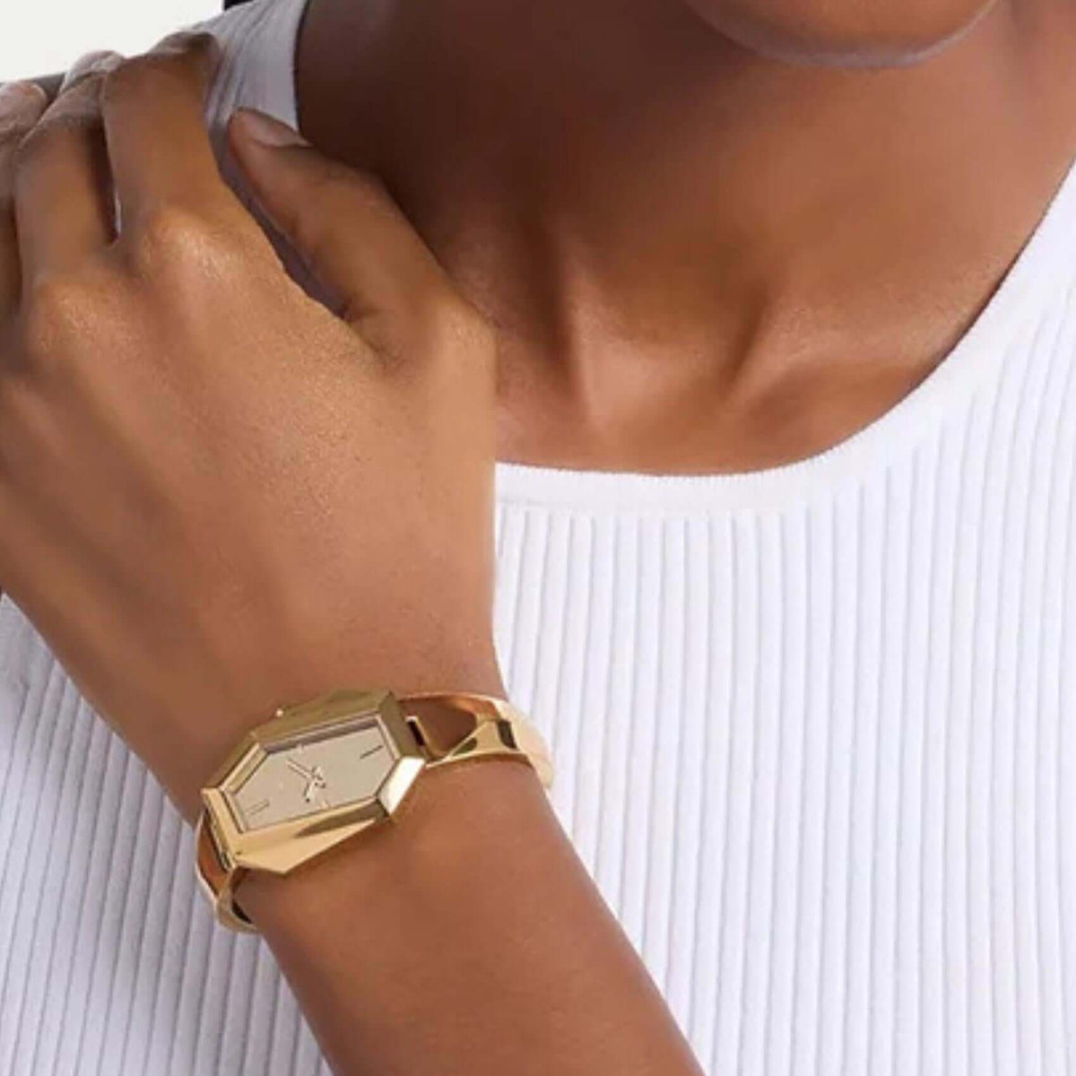 Ρολόι Michael Kors Suri MK7589 Με Χρυσό Μπρασελέ & Χρυσό Καντράν