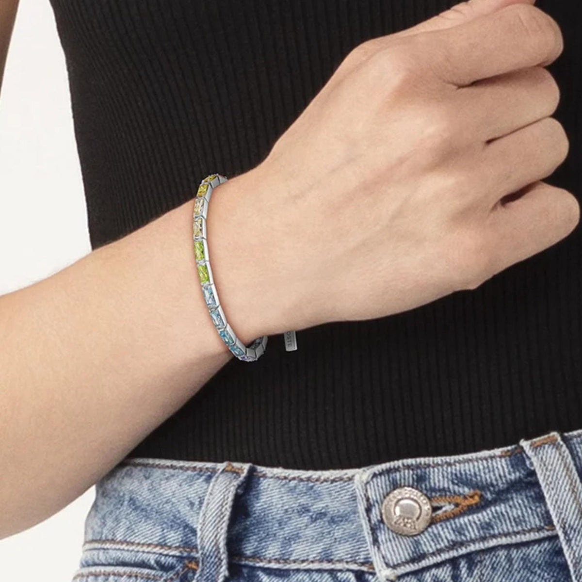 Γυναικείο βραχιόλι ριβιέρα Lacoste Duchess 2040501 φορεμένο σε ασημί από ανοξείδωτο ατσάλι