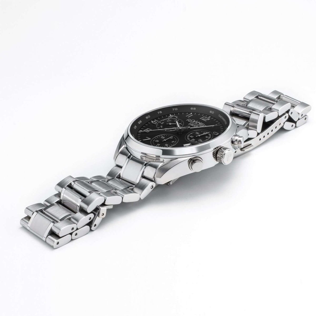 Roamer Pro Chrono 993819-41-44-20 χρονογράφος με ασημί ατσάλινο μπρασελέ και στρογγυλό μαύρο καντράν διαμέτρου 44mm.