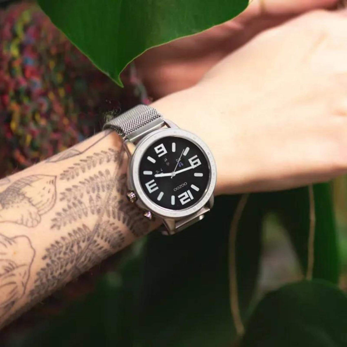 Ρολόι Smartwatch Oozoo Q00305 Με Ασημί Ατσάλινο Μπρασελέ