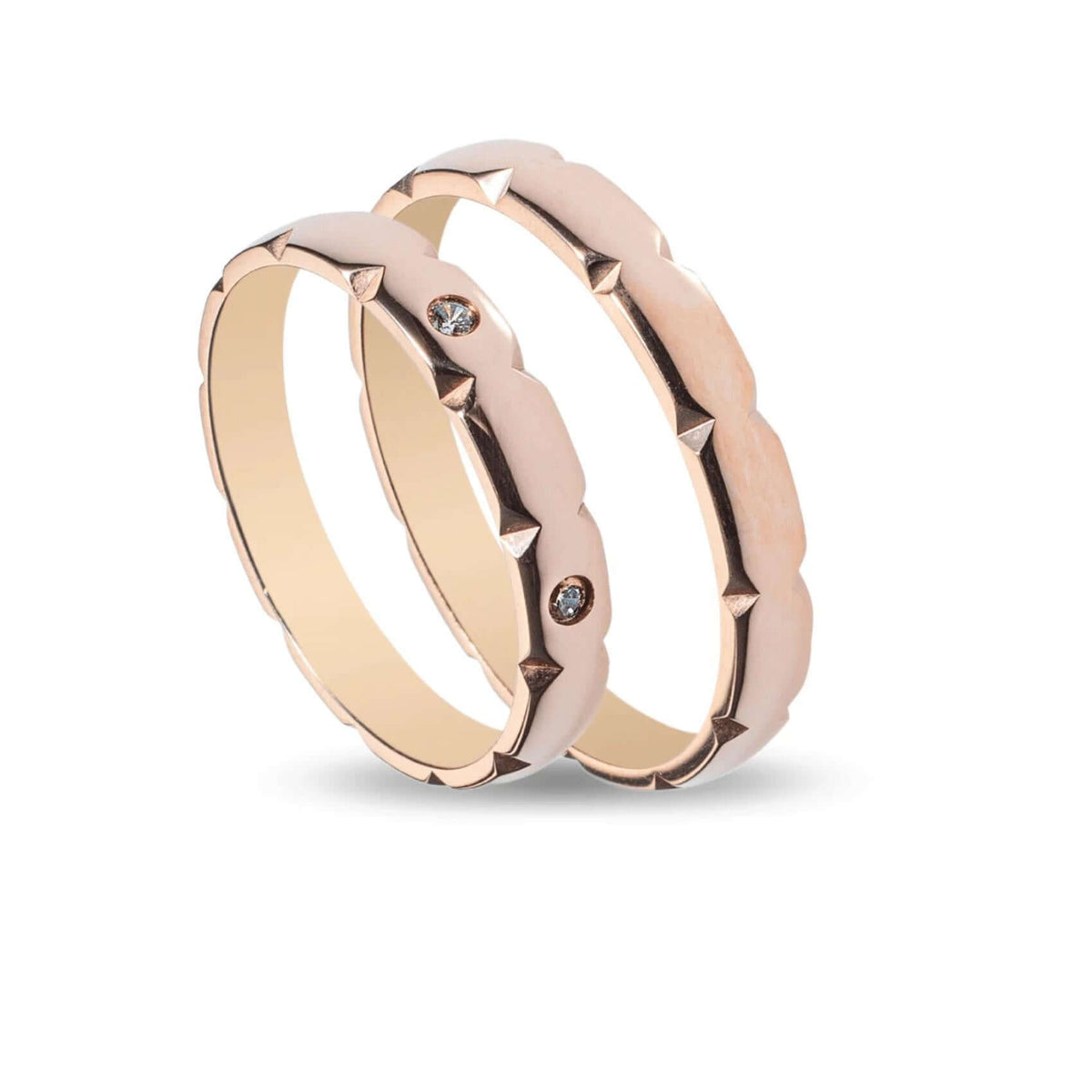 Μοντέρνες Βέρες Γάμου MASCHIO FEMMINA SL74. Πλάτος: 3.0mm. Φινίρισμα Λουστρέ. Χρώμα: Ροζ Χρυσό. Λεπτομέρεια: κοψίματα στις άκρες. Ζιργκόν: προαιρετικά στη γυναικεία βέρα.